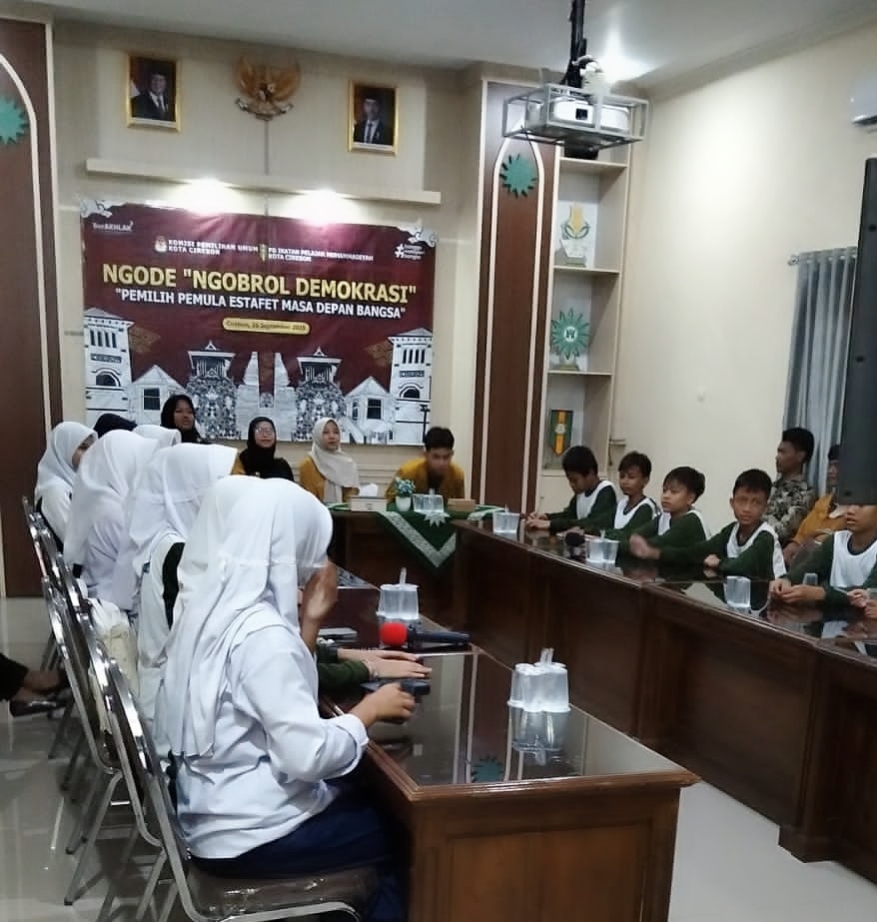 KPU dan PD IPM Kota Cirebon Gelar Ngode: Edukasi Demokrasi untuk Pemilih Pemula