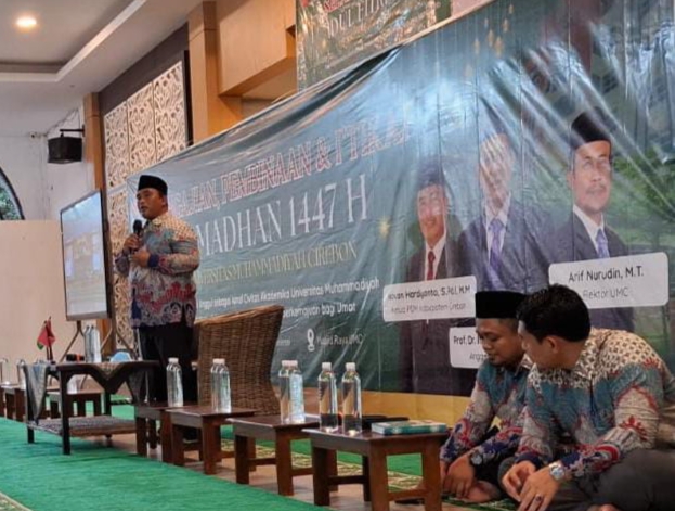 Pengajian, Pembinaan dan I’tikaf di UMC: Ketua PDM Kabupaten Cirebon Paparkan Keberkahan, Ilmu, dan Pentingnya Objektivitas