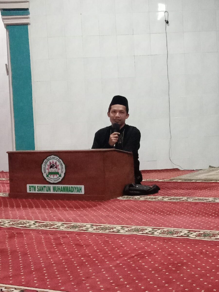 Kajian Reboan di Masjid Santun Muhammadiyah Cirebon: Ustadz Yandi Heryandi Paparkan 10 Tanda Kehancuran Bangsa dan Peran Kunci Keluarga