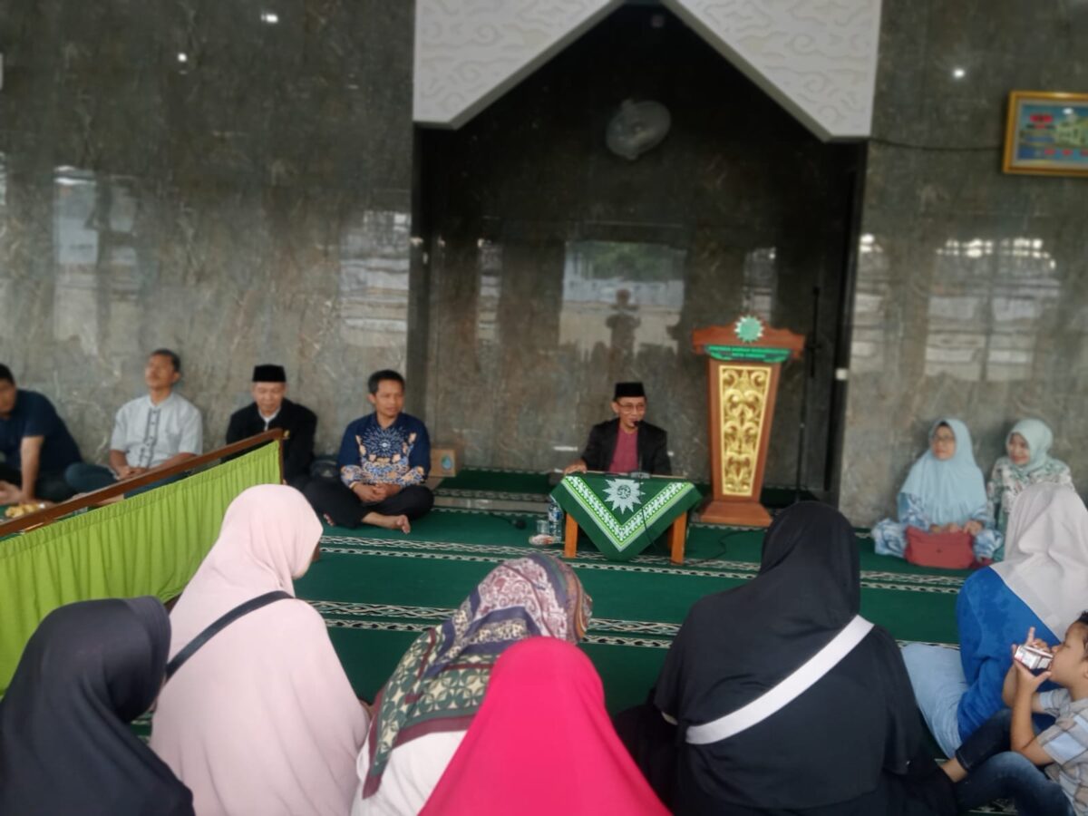 Pengajian Masjid Annur Sangkana Muhammadiyah Kalijaga: Membangun Rumah Tangga Hebat Berawal dari Suami Hebat