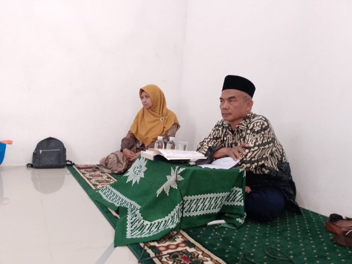 Menggali Tuntunan Aqiqah dan Qurban versi Tarjih Muhammadiyah dalam Pengajian Ahad Pagi di Mushola Al-Amari Cirebon
