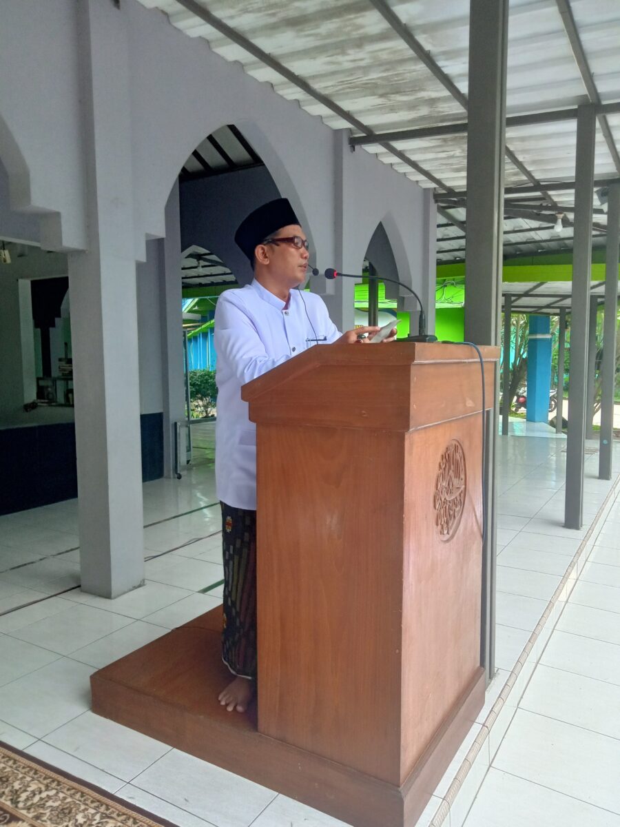 Pelaksanaan Salat Iedul Adha di Halaman Masjid Kampus UMADA Kalitanjung Berlangsung Khidmat