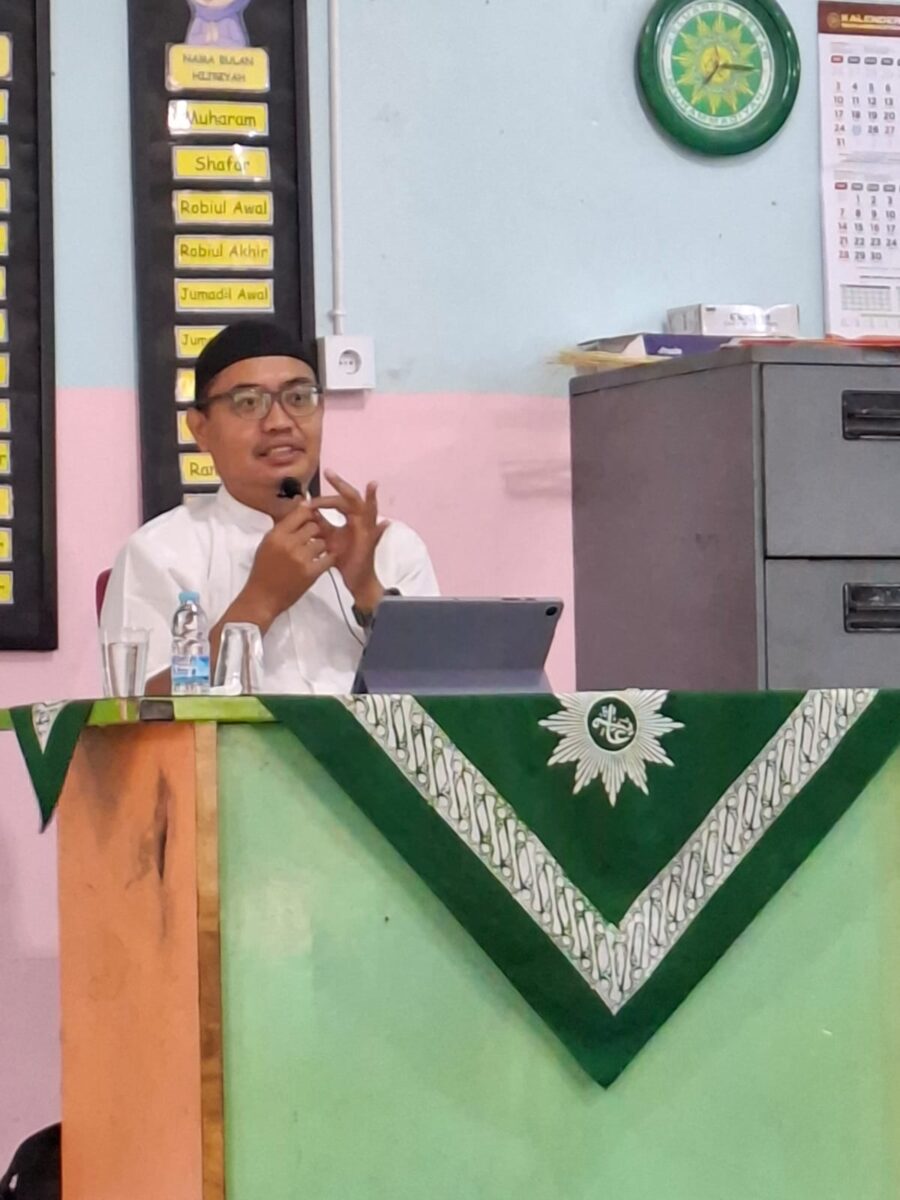 Pengajian Ahad Pagi PCM dan PCA Kesambi: Ustadz dr. H. Moh. Amin Paparkan Kesehatan Jasmani, Rohani, dan Sosial dalam Perspektif Islam