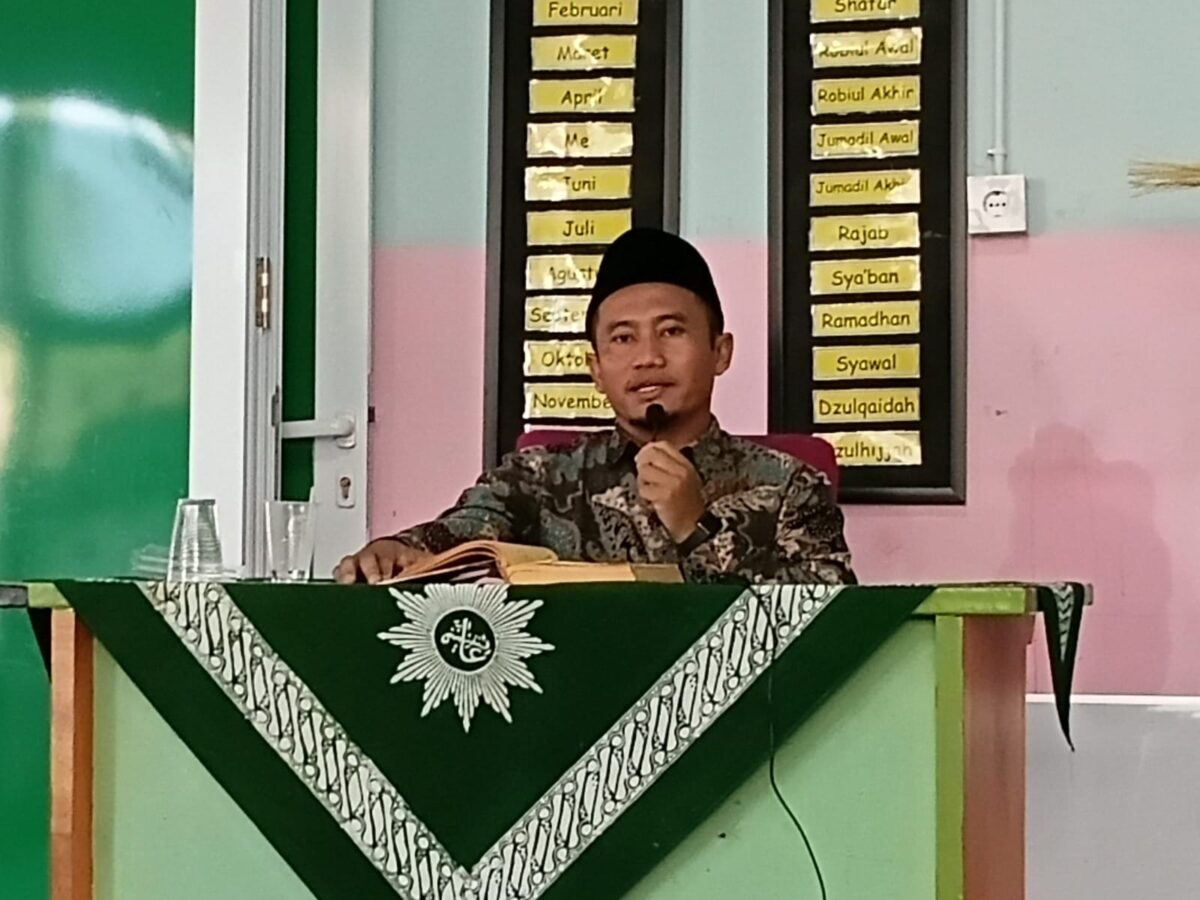Pengajian Rutin Ahad Pagi di PCM Kesambi: Ustadz Arief Hidayat Kupas Tuntas Amalan Sunah di Bulan Dzulhijjah