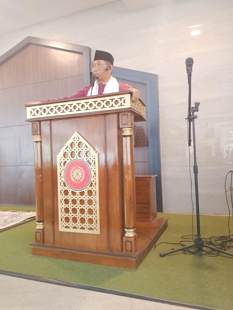 Jumat Penuh Hikmah di UMC: Ustadz Gozali Ingatkan Manusia agar Tak Terbuai Fenomena Dunia