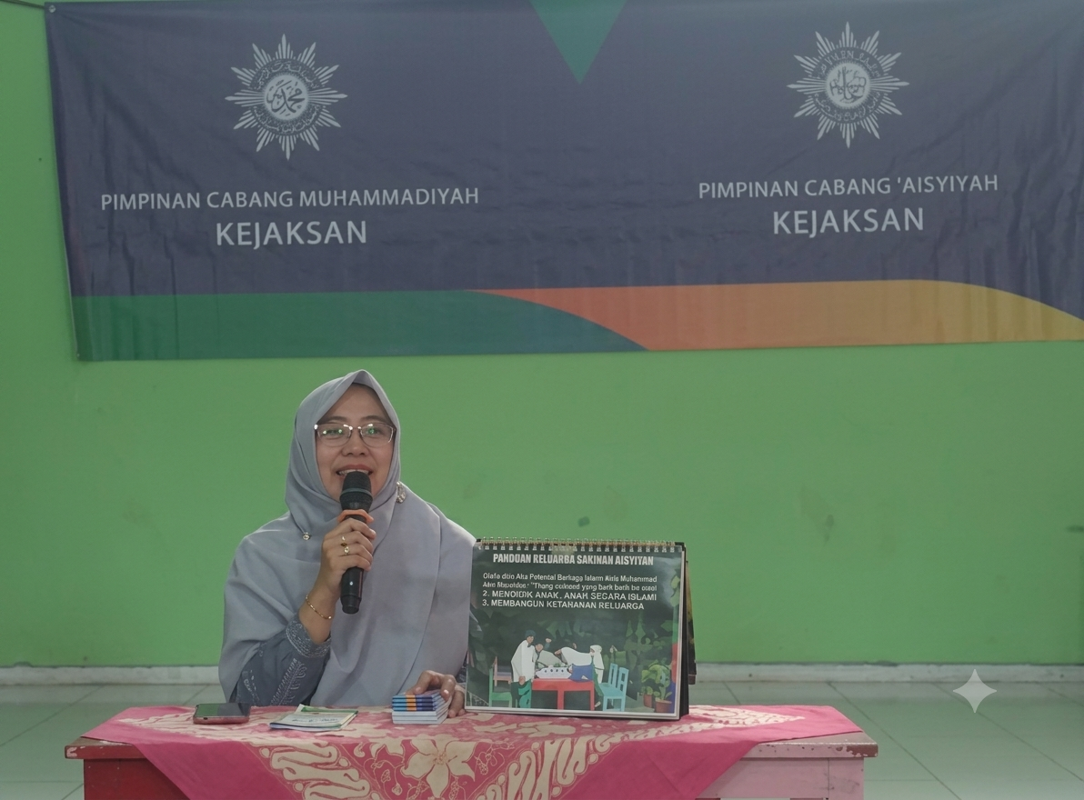 PCM dan PCA Kejaksan Gelar Pengajian Ahad Pagi, Hj. Nunung Nurjanah Paparkan Panduan Kesehatan Keluarga