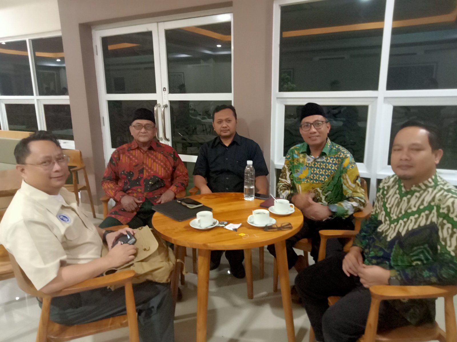 Prof. Wahyu Srigutomo Bawa Perspektif Fisika dan Al-Qur’an dalam Pelatihan Reputasi Digital di Cirebon