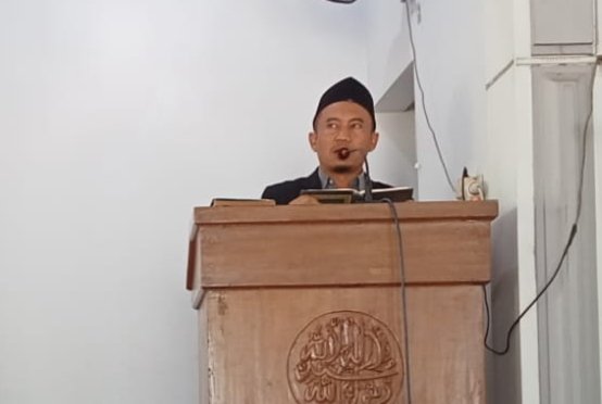 Suasana Khidmat Salat Jumat di Masjid Ad-Dien UMMADA, Ustadz Dr. Arief Hidayat Afendi Angkat Urgensi Meneladani Akhlak Nabi