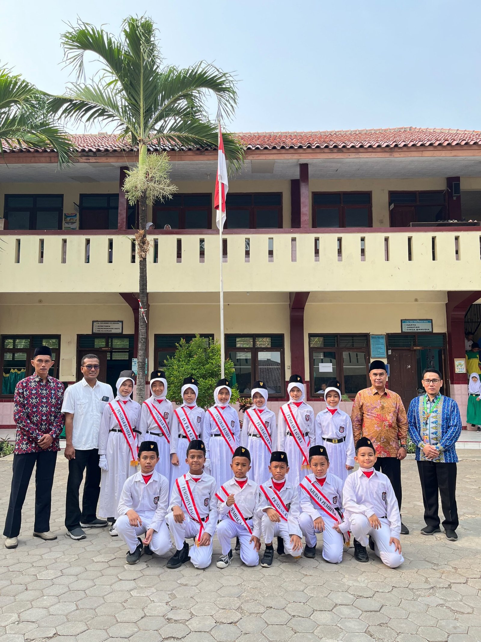 SDIT Muhammadiyah Harjamukti Gelar Upacara Sumpah Pemuda, Tanamkan Nilai Persatuan Sejak Dini