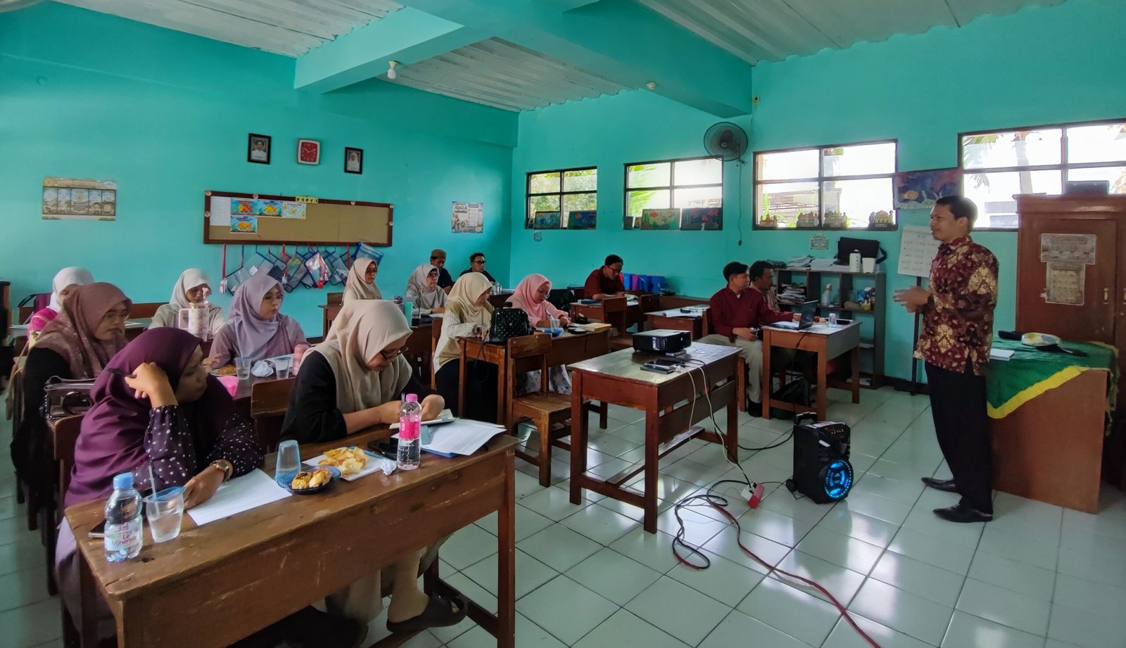 SDIT Muhammadiyah Harjamukti Gelar Rapat Evaluasi Bulanan dan Pembinaan Pembelajaran Mendalam