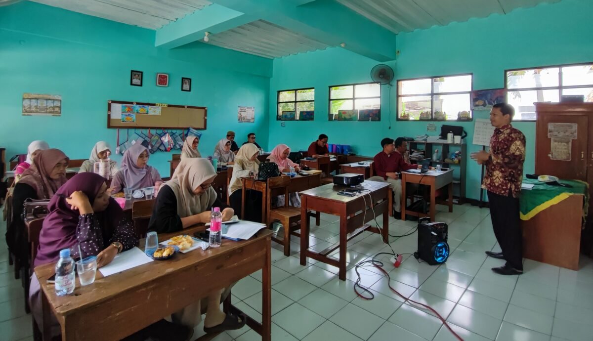 SDIT Muhammadiyah Harjamukti Gelar Rapat Evaluasi Bulanan dan Pembinaan Pembelajaran Mendalam